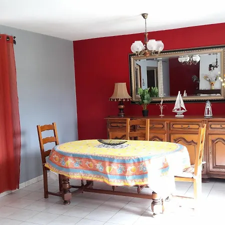 La Belle Maisonnette Монморийон